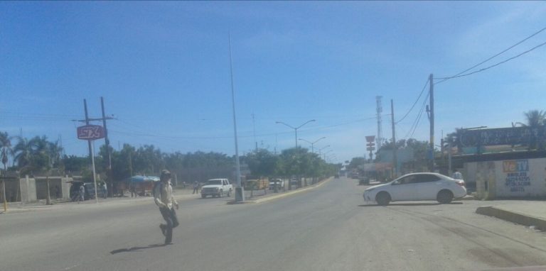 Evacuan escuela por balacera en Villa Juárez