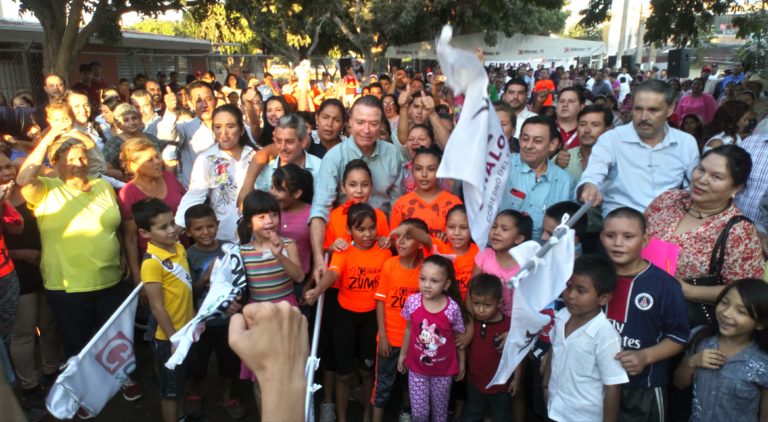 Entrega Quirino $40 millones en calles pavimentadas a Navolato