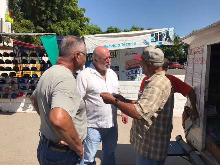 Confía Manuel Clouthier rebasar las 50 mil firmas para el Senado