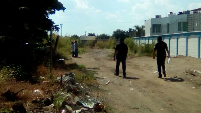 Hallan un muerto en cajuela de auto en Infonavit Solidaridad, Culiacán