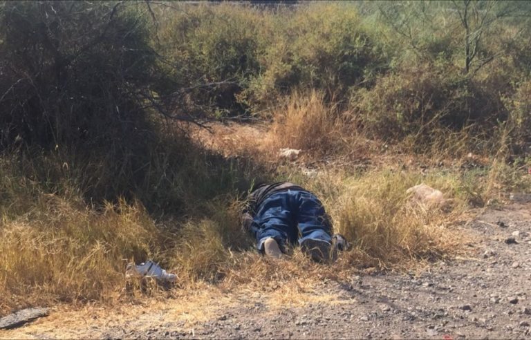 Hallan dos ejecutados en carretera rumbo a Costa Rica