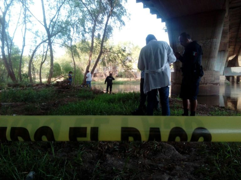 Hallan cuerpo de joven en río; presumen era el buscado por la Municipal