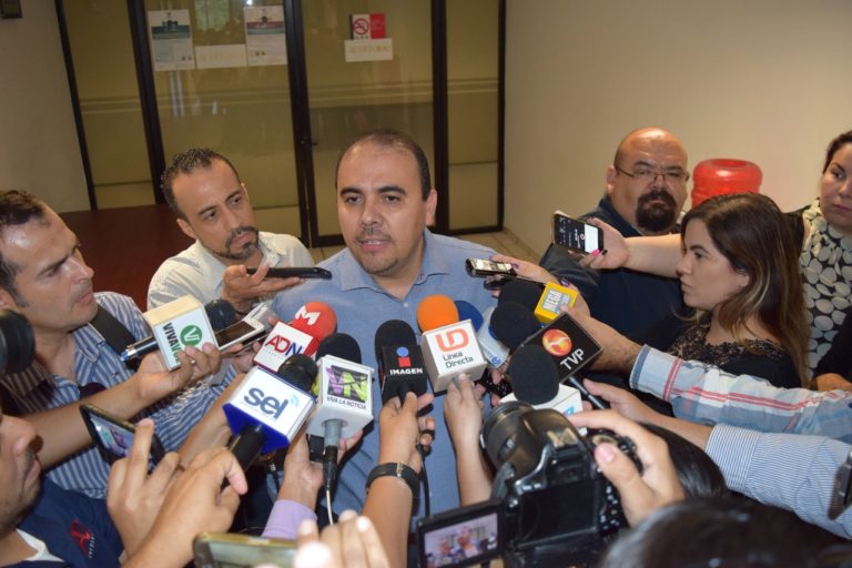 Fiscalía advierte relación en crimen de mujer con ataque a bar en Culiacán