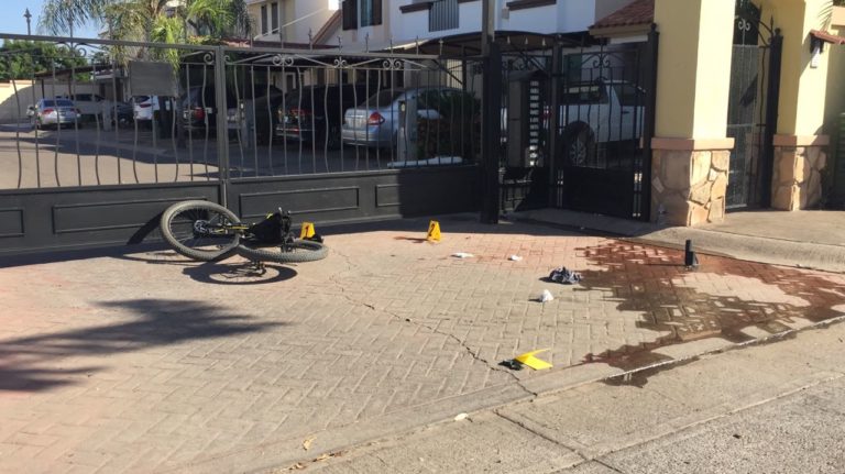 Viajaba en bicicleta; lo asesinan de varios disparos al norte de Culiacán