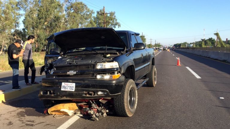 Intentó ganarle el paso; lo arrollan sobre la Culiacán-Eldorado
