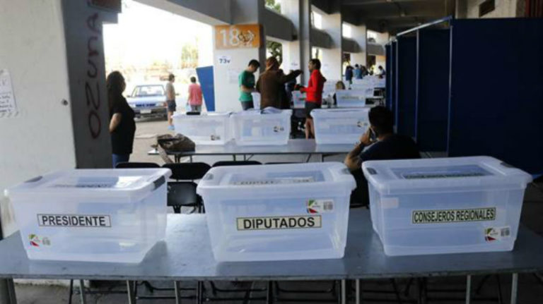 Frente Amplio podría cambiar hoy la historia partidista de Chile