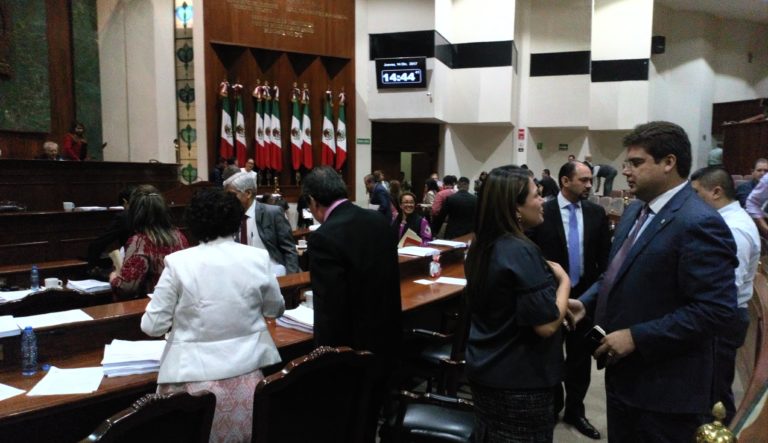 Congreso pide a Infonavit preferencia en reventa a trabajadores afectados