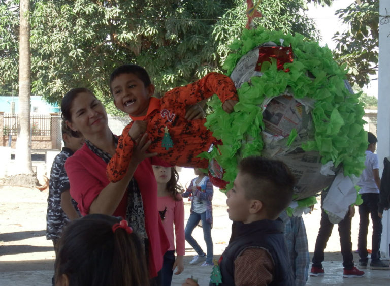 Entre dulces, piñata y comida se van 600 mil niños de vacaciones