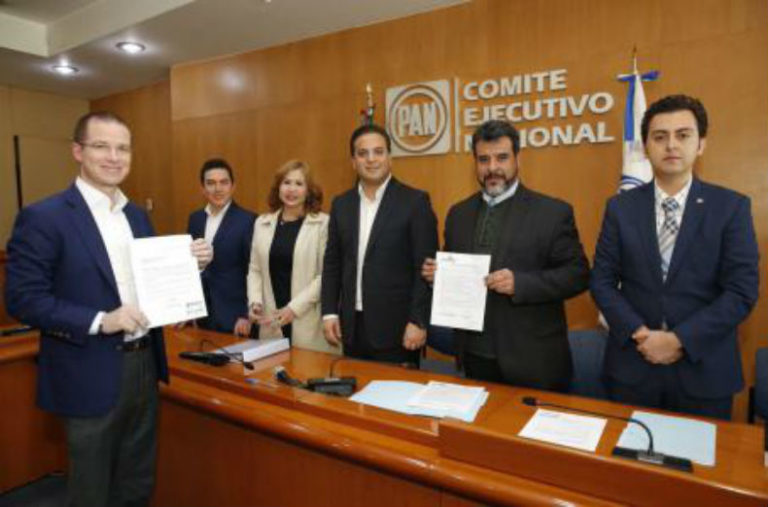 Anaya se registra como precandidato a la Presidencia