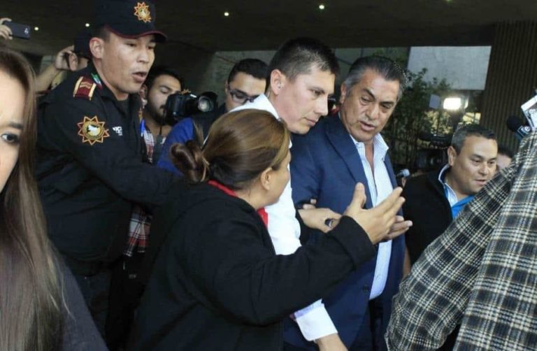 Entre reclamos ‘El Bronco’ pide licencia como gobernador de NL