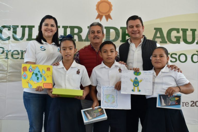 Premian a ganadores del Concurso Cultura del Agua