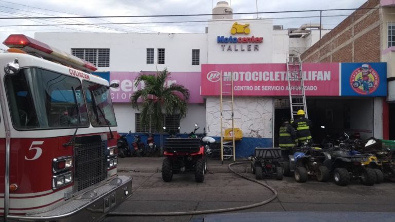 Una chispa ocasionó incendio en taller de motocicletas en el Centro de Culiacán