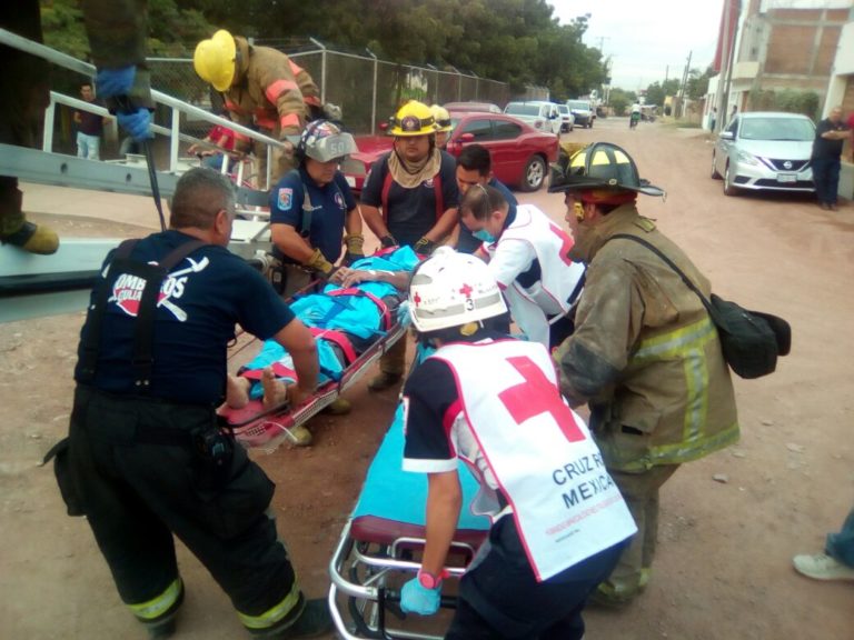 Albañil se electrocuta en Culiacán