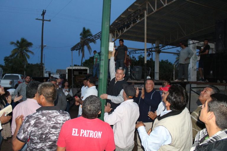 Ilumina Navolato atracaderos a pescadores ribereños