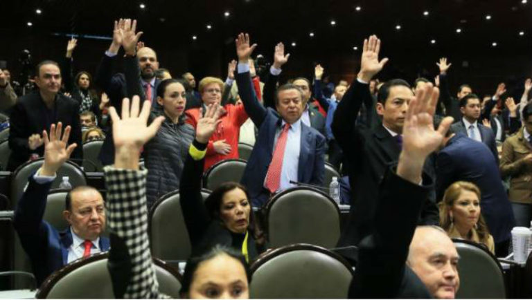 Diputados federales se llevan $2.3 millones al año