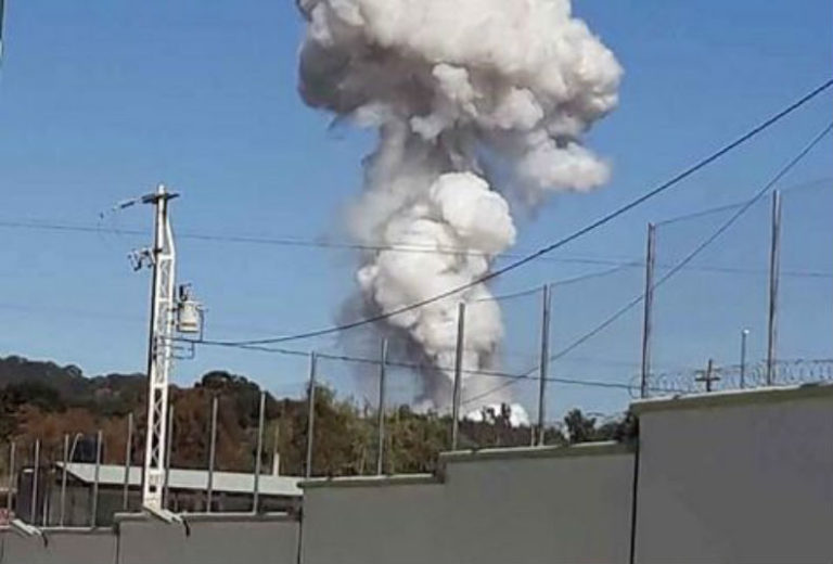 Cuatro muertos y cinco lesionados deja explosión de polvorín en Edomex