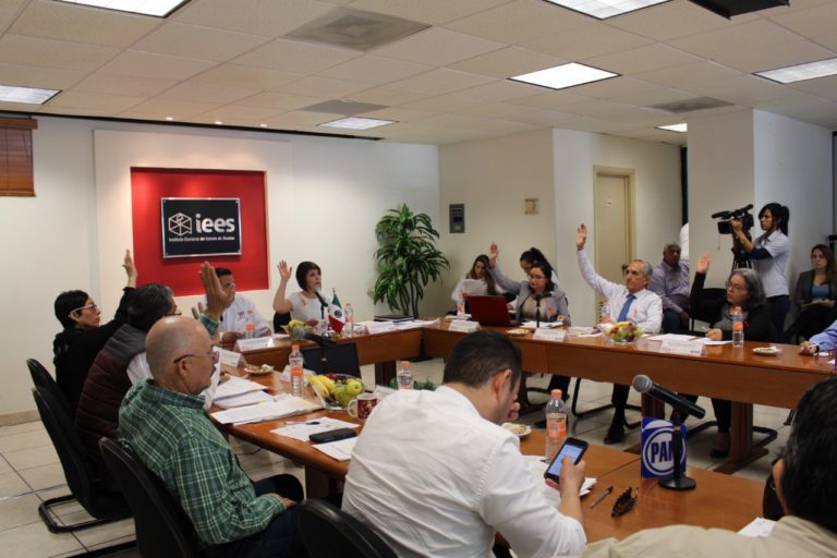 Aumentan 13% topes de gastos de precampaña