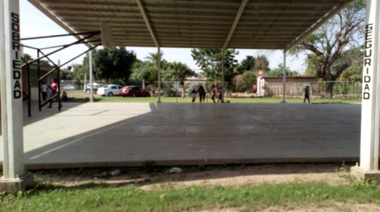Maestra castiga a niño en Navolato enviándolo tres horas al sol