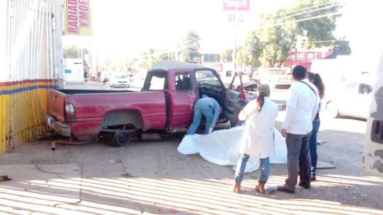 Muere joven de 19 años en volcadura por la Obregón