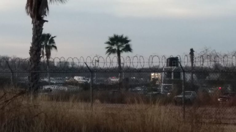 Se queman 12 autos tras incendio en pensión al sur de Culiacán