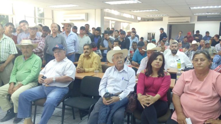 Amenazan agricultores con cerrar el bulevar Zapata