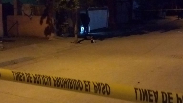 Llegan tres a su casa y lo matan en la Lázaro Cárdenas