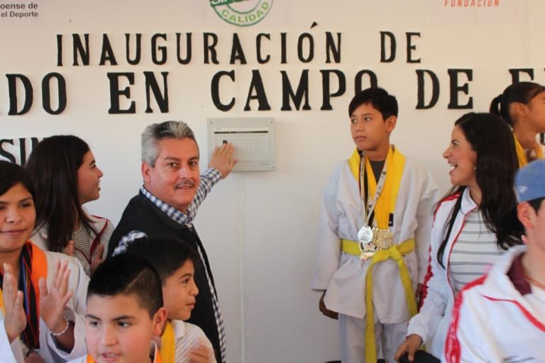 Rinde Rigo Valenzuela tributo al deporte con obras