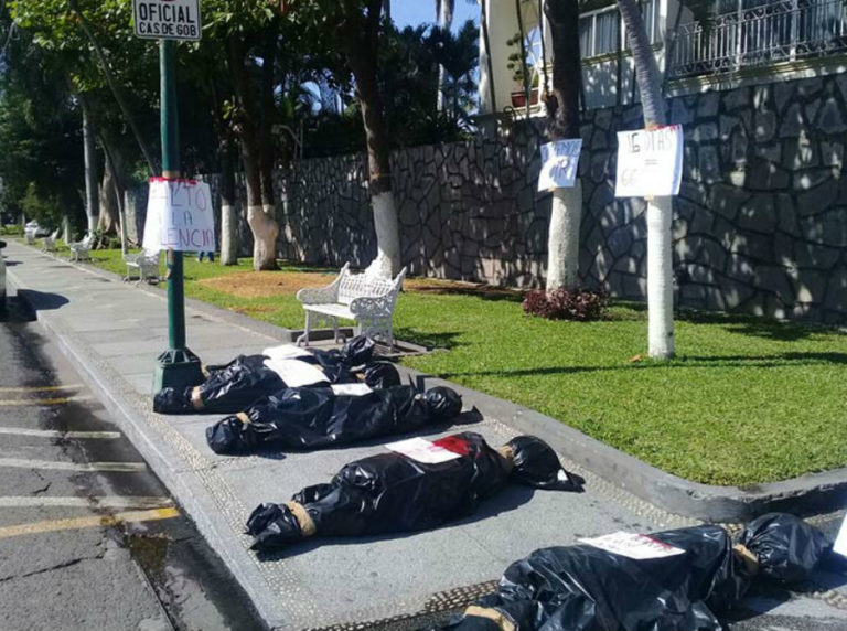 Realizan ‘narcomanifestación’ en Colima