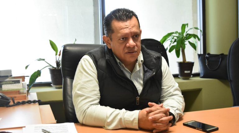Diputado busca que el apellido materno pueda ir primero