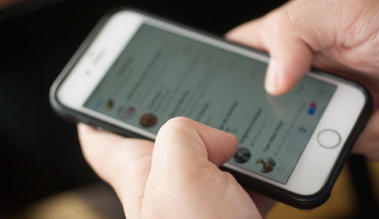 Ya puedes escuchar una nota de voz en WhatsApp antes de enviarla