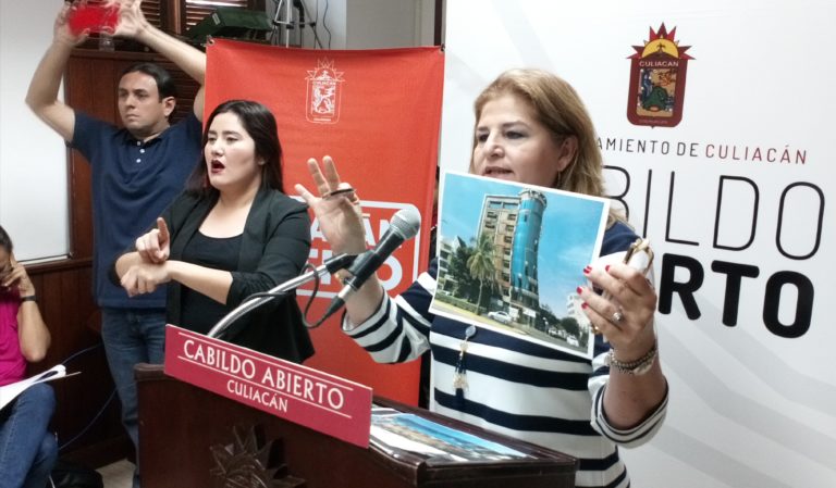 Ciudadana reclama intervención al edificio del exboxeador JC Chávez
