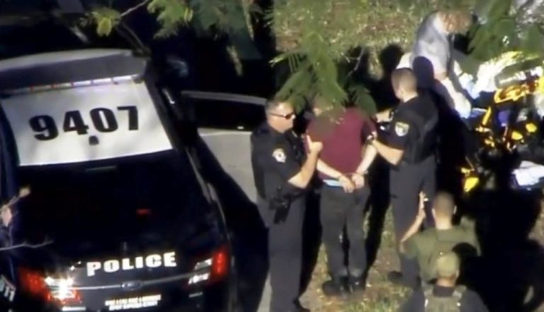 Estudiante que mató a 17 en secundaria de EU había sido considerado una amenaza