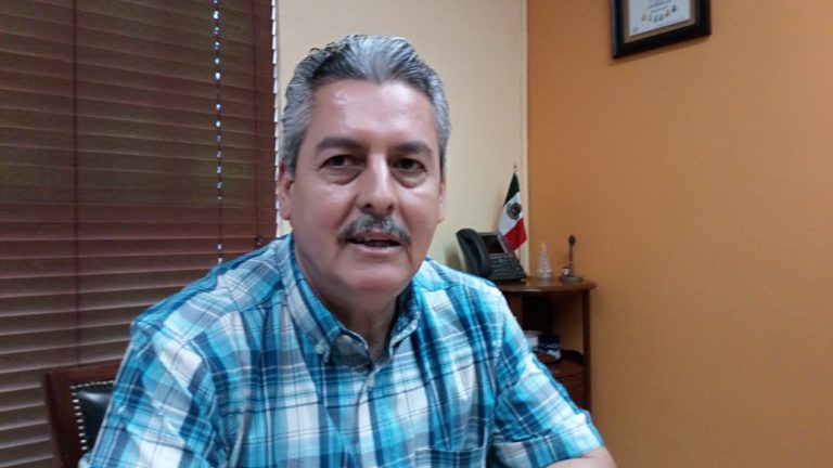 Multan a empresa que remodeló la plazuela en Navolato