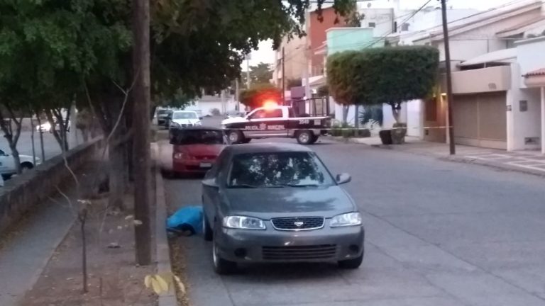 Lo ejecutan a un costado de plaza comercial en La Campiña