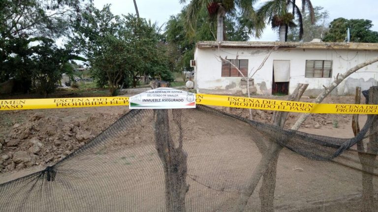 Aseguran en Eldorado deshuesadero de autos con 9 carros robados