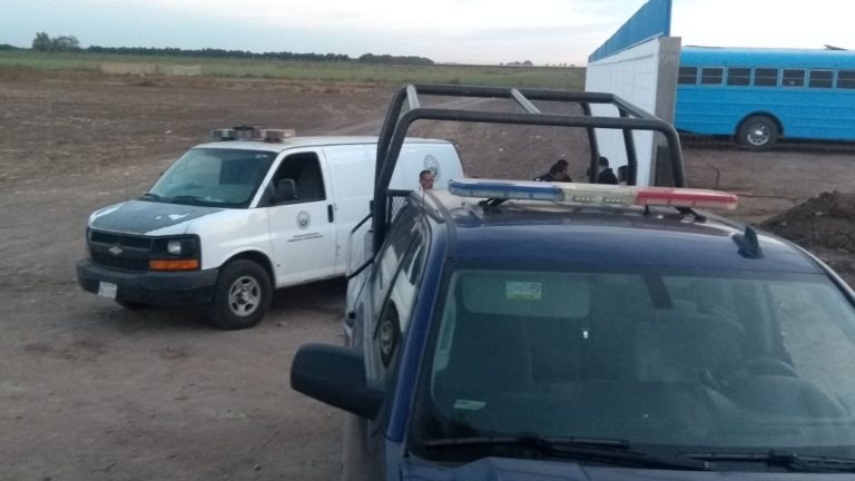 Hallan envuelto en bolsas negras a un muerto en Villa Juárez