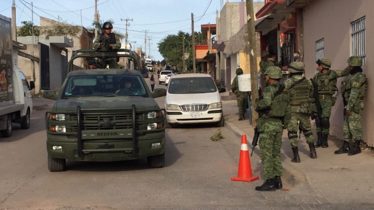 Suman siete detenidos durante operativo militar en Culiacán