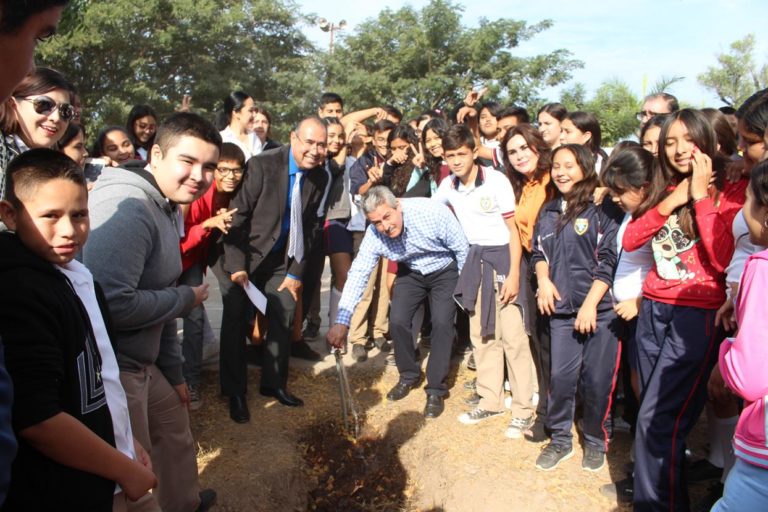 Cumple alcalde un año con Presidente en tu Escuela