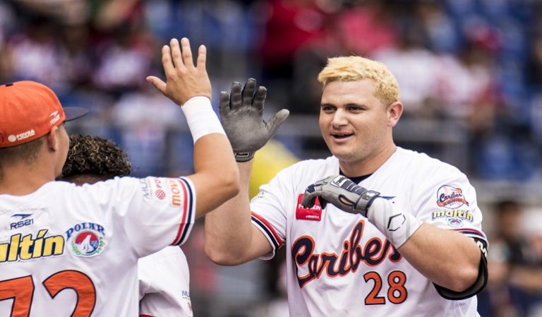 Venezuela apalea a Dominicana