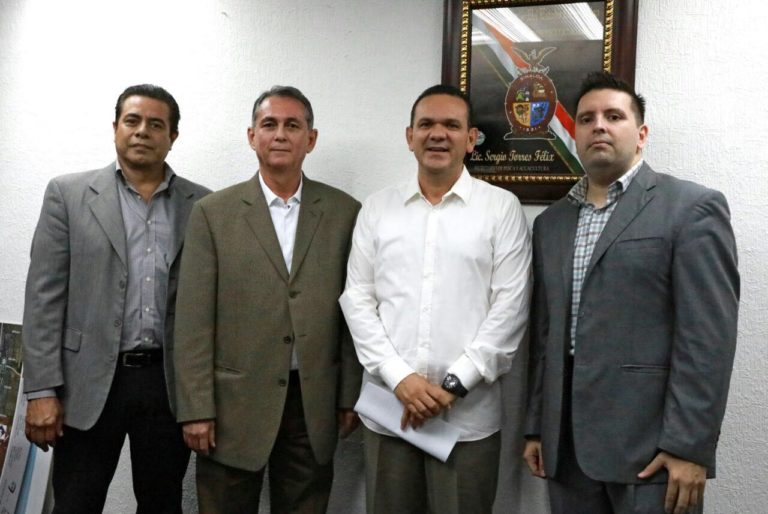 Sergio Torres toma protesta a funcionarios de la Secretaría de Pesca y Acuacultura