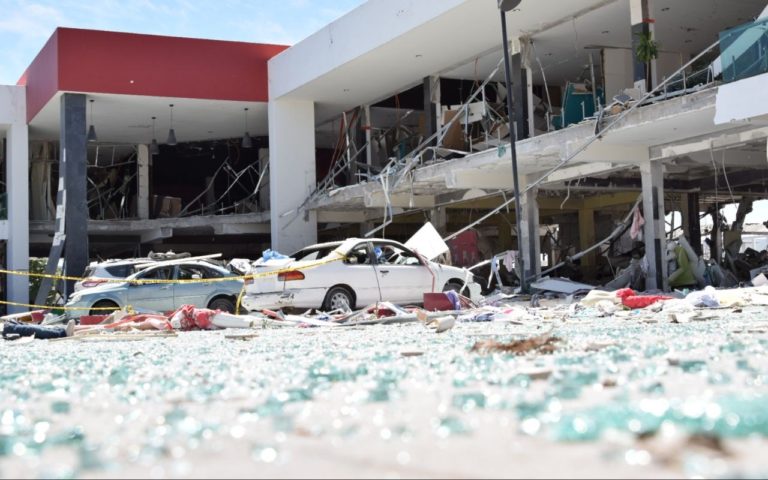 Confirman fuga de gas en explosión en plaza comercial de Culiacán