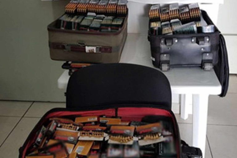 Federales decomisan arsenal: 9 mil cartuchos a un pasajero de autobús