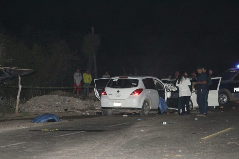 Accidente automovilístico deja 3 muertos y 2 heridos en la carretera Culiacán-Eldorado