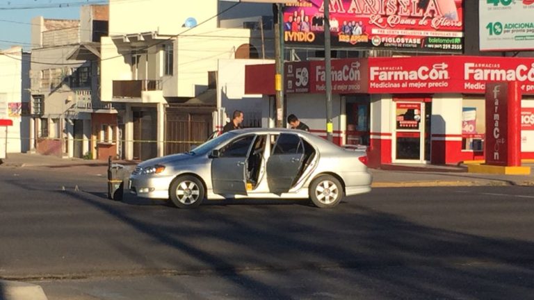 Balean con ‘cuerno de chivo’ a joven en el Centro de Culiacán y sobrevive