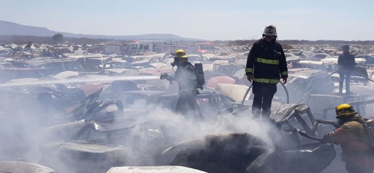Quemaba cobre en la pensión municipal, incendia 31 carros