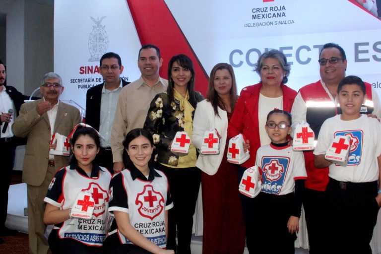 Arranca colecta escolar de Cruz Roja; van estudiantes por $5 millones