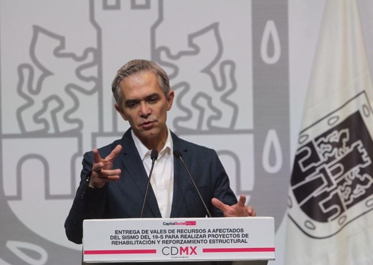 Mancera pedirá licencia; Amieva, a cargo de CDMX