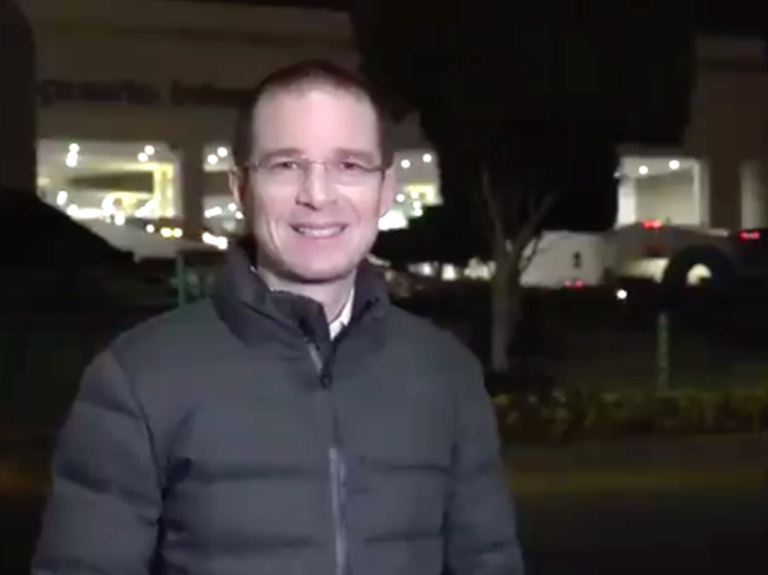 Agreden a Ricardo Anaya en aeropuerto de la Ciudad de México