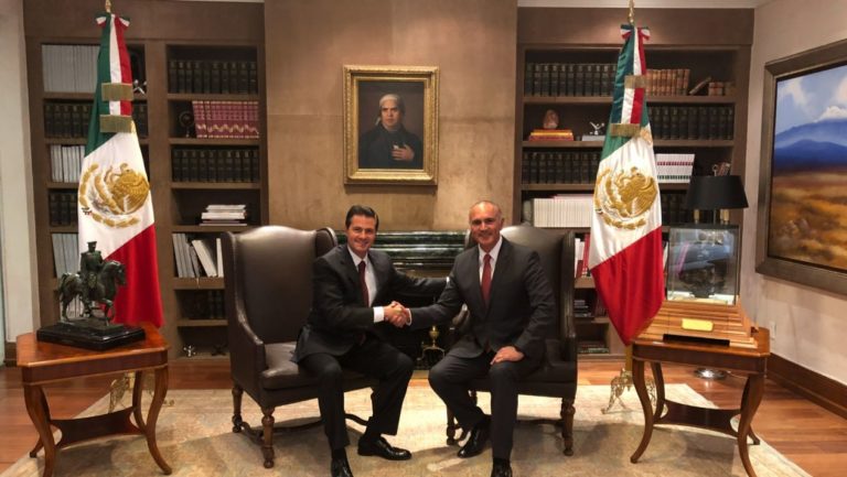 Renuncia José Calzada Rovirosa, titular de Sagarpa