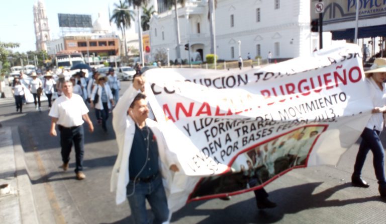 Médicos, enfermeras y administrativos de Salud apuntan a Palacio por bases